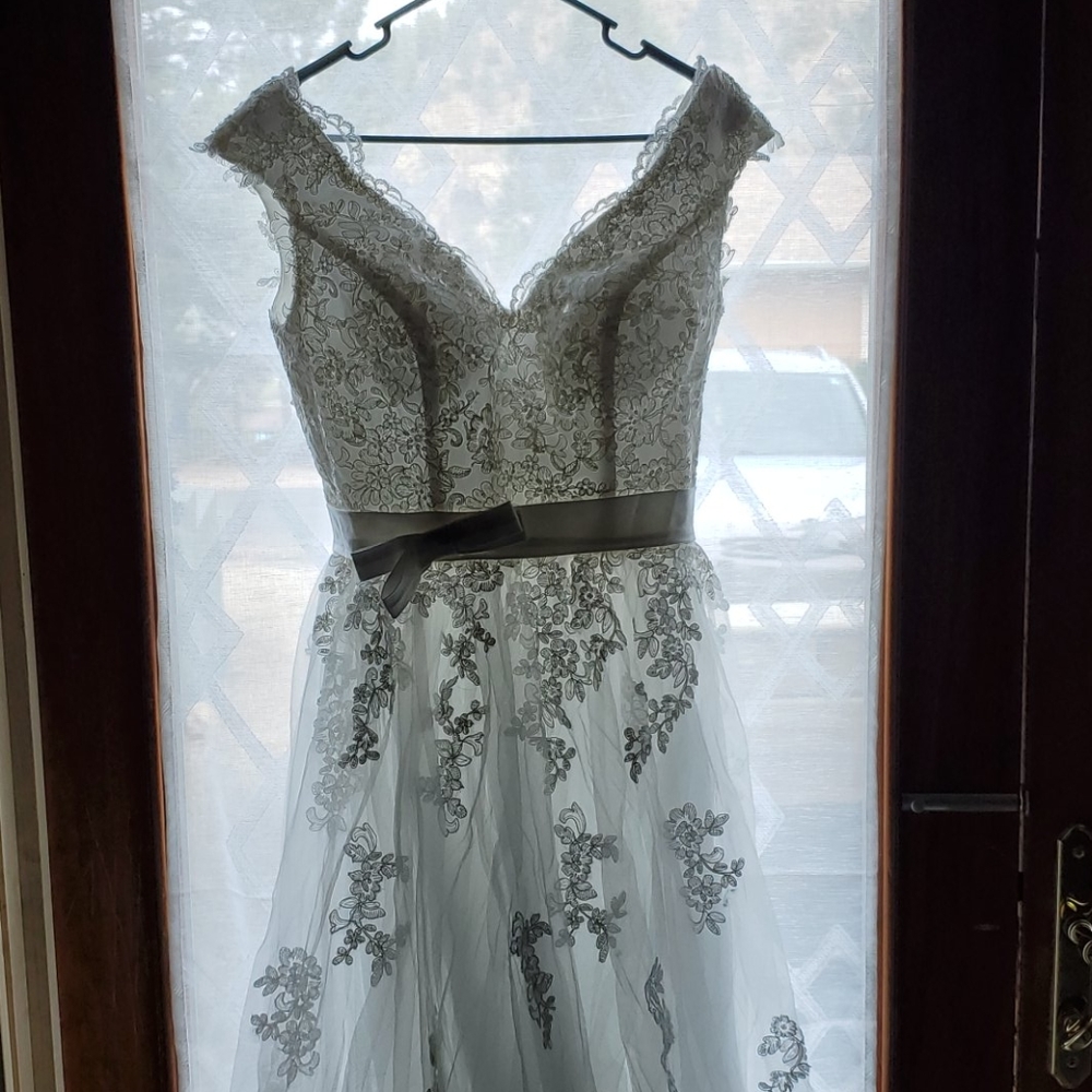 Cap Strap Tulle A-Line/Princess Wedding Dress